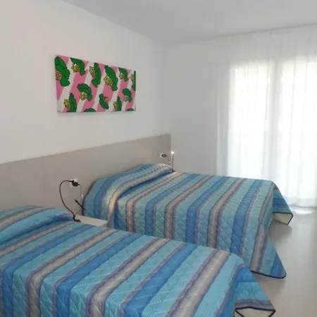 Modern With Rooftop Pool Apartament *